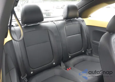 2013 Volkswagen Beetle 2.5L z USA, uszkodzony, nr VIN 3VWJX7AT2DM600634